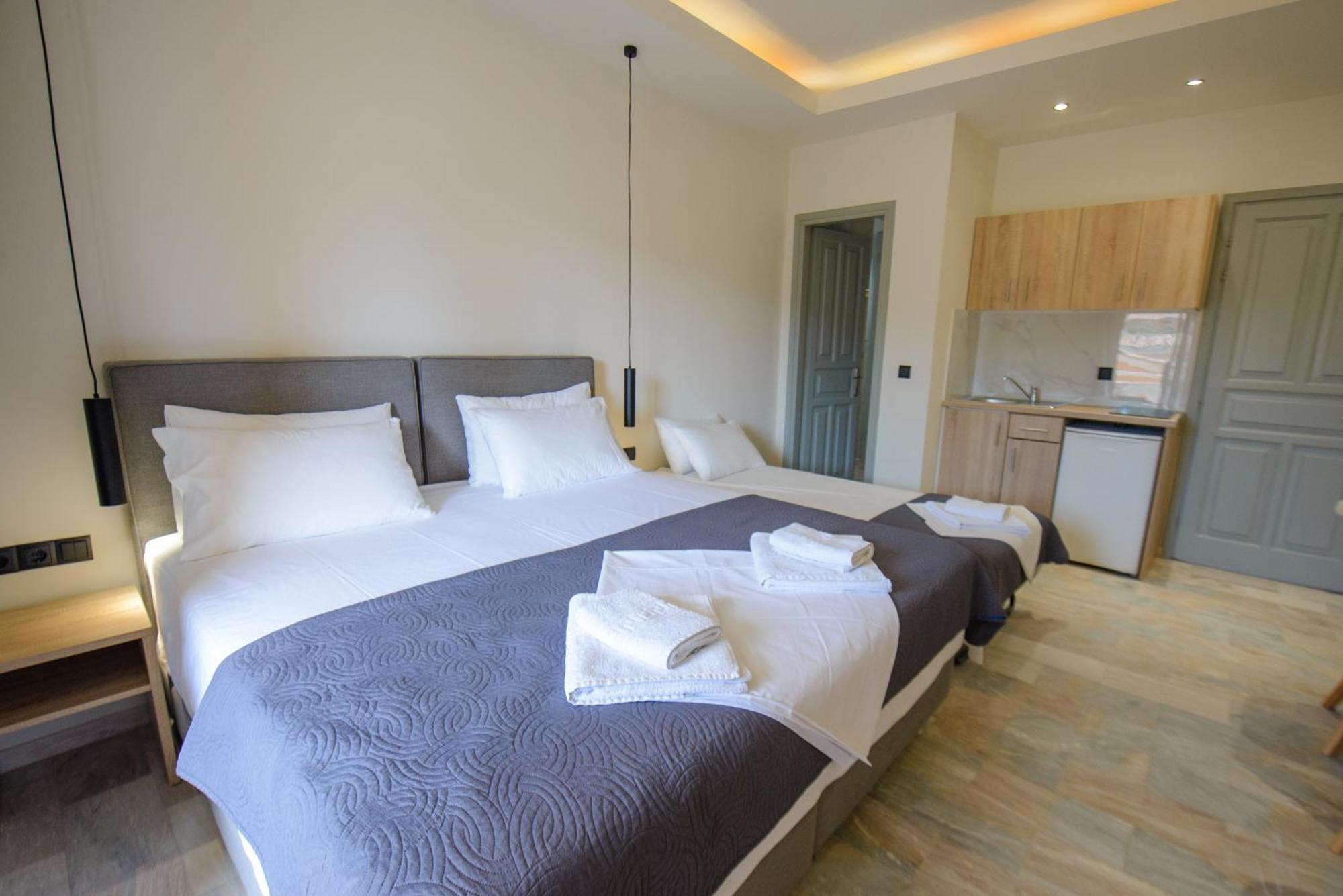 Saint Spiridon Hotel Kassiopi Luaran gambar